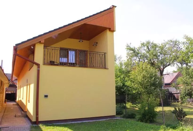 Majatalo Penzion Chalupka Ii