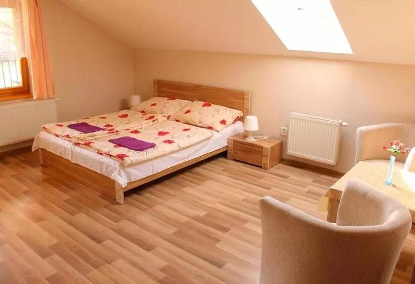 Majatalo Penzion Chalupka Ii