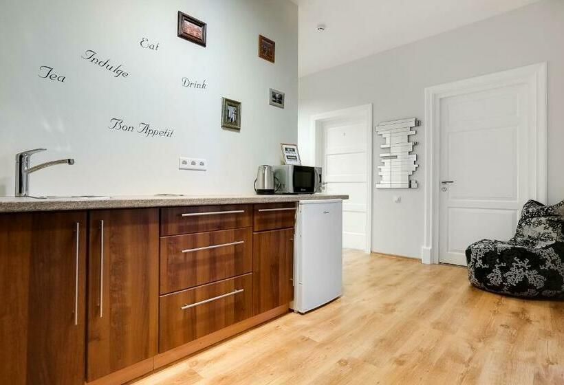 هاستل Orange Cat Rooms