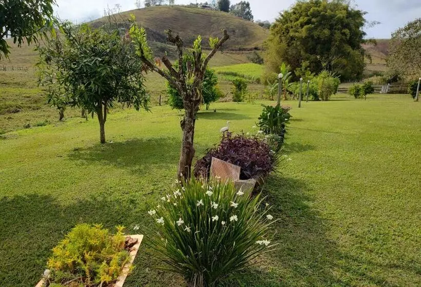 ユースホステル Pousada Campestre Cunha Sp