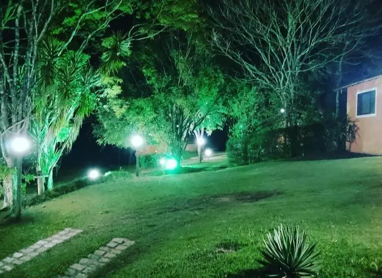 ユースホステル Pousada Campestre Cunha Sp