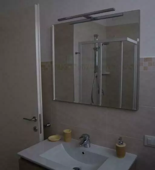 ベッドアンドブレックファースト Casa Vacanza E Per Lavoro Tessyhouse