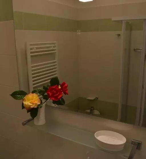 ベッドアンドブレックファースト Casa Vacanza E Per Lavoro Tessyhouse