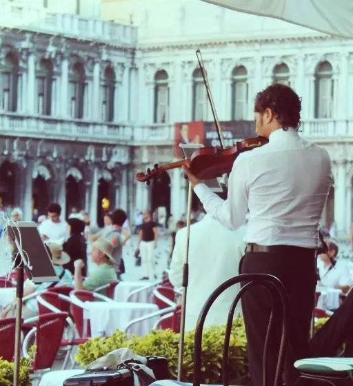 ベッドアンドブレックファースト Casa Vacanza E Per Lavoro Tessyhouse