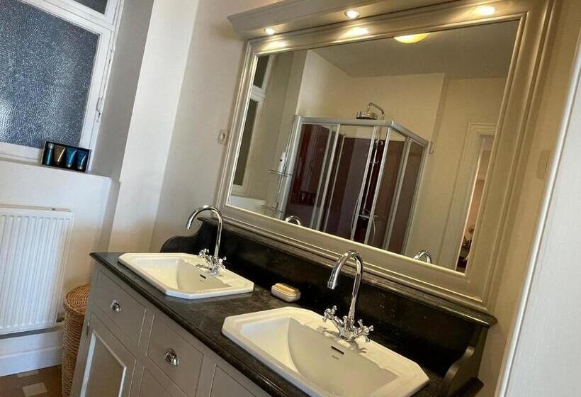 Uniek Appartement Op De Zeedijk Met Parking