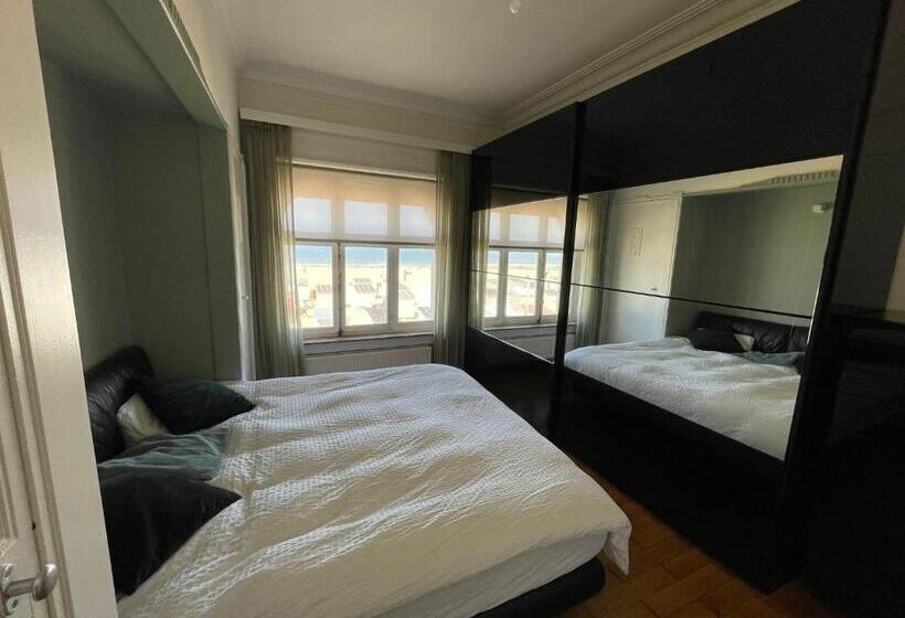 Uniek Appartement Op De Zeedijk Met Parking