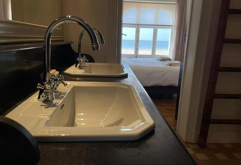 Uniek Appartement Op De Zeedijk Met Parking