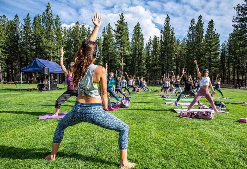 389 Romantic Snowcreek Retreat Near Creek