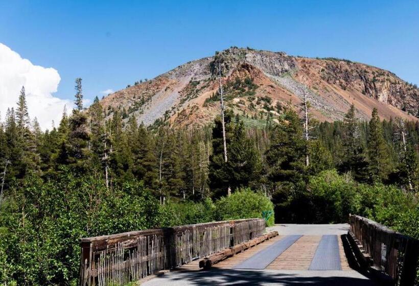 389 Romantic Snowcreek Retreat Near Creek