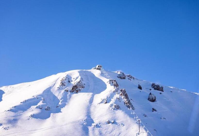 389 Romantic Snowcreek Retreat Near Creek