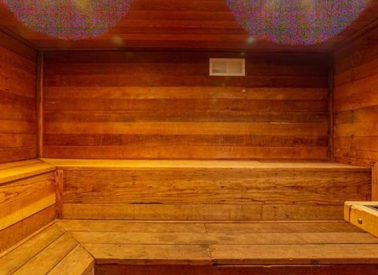 445   Pet Friendly Condo Private Balcony Stunning Views