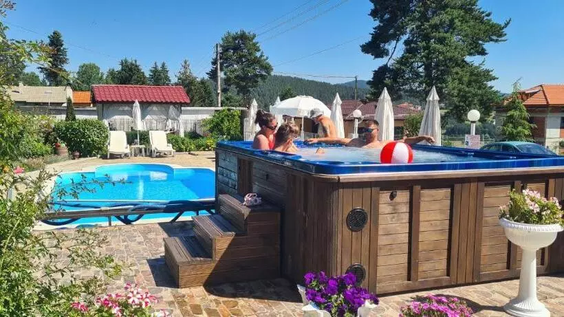 ホテル Vila Kalvachevi