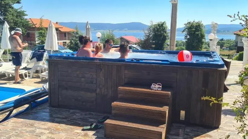 ホテル Vila Kalvachevi