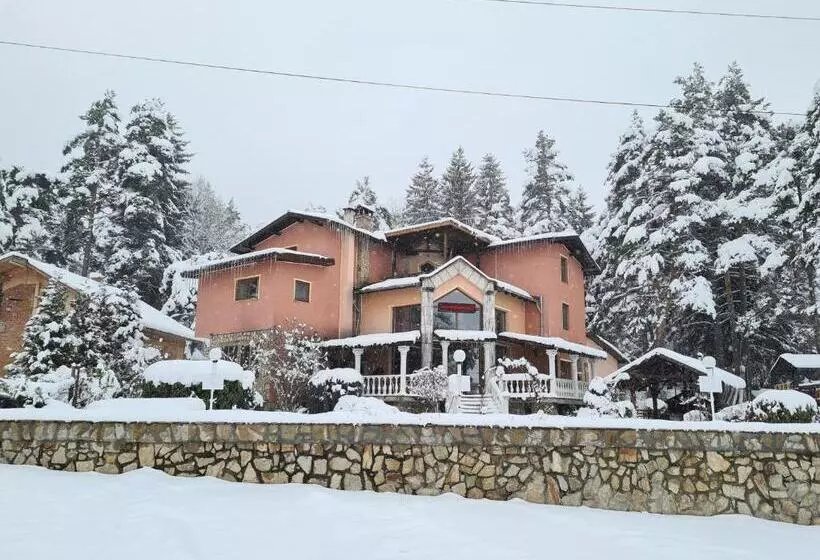 ホテル Vila Kalvachevi