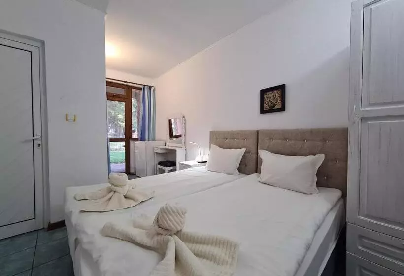 ホテル Vila Kalvachevi