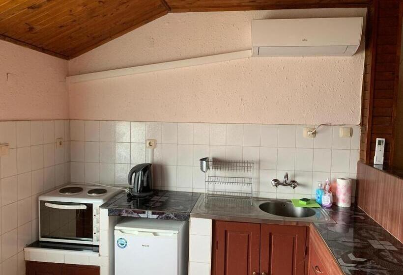 پانسیون Guest Rooms Donovi