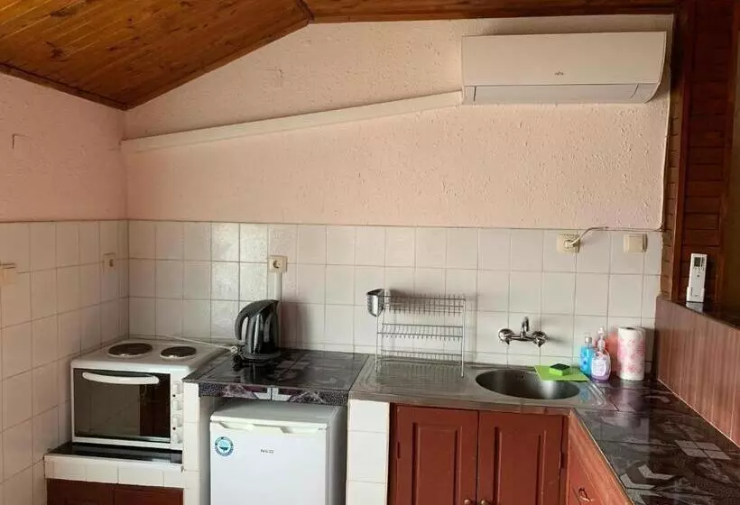 ペンション Guest Rooms Donovi