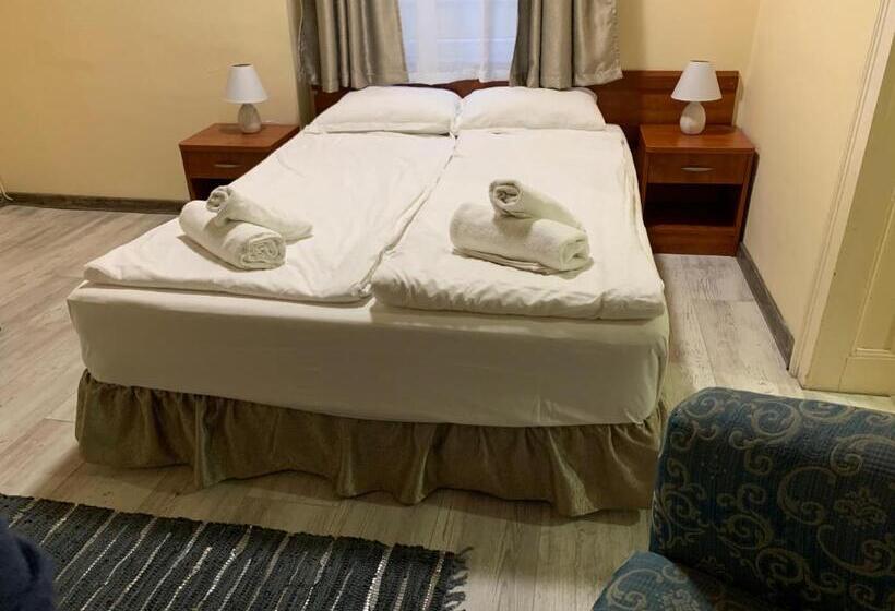 پانسیون Guest Rooms Donovi