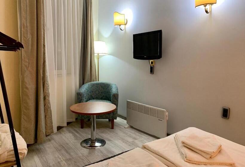 پانسیون Guest Rooms Donovi