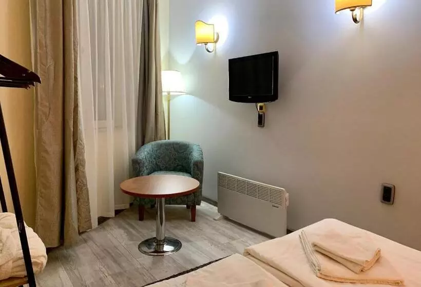 ペンション Guest Rooms Donovi