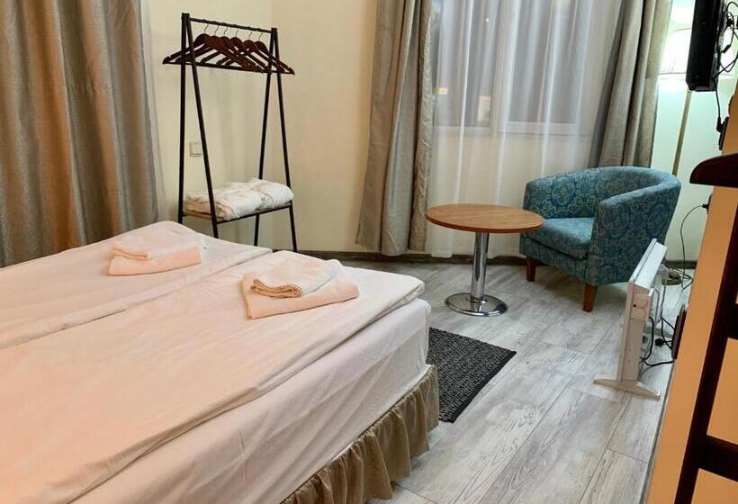پانسیون Guest Rooms Donovi