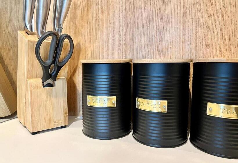 Readyset Apartments At Midtown