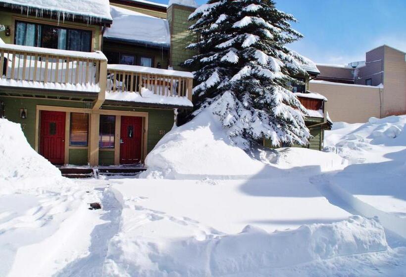 264 Beautiful Spacious Pet Friendly Townhome