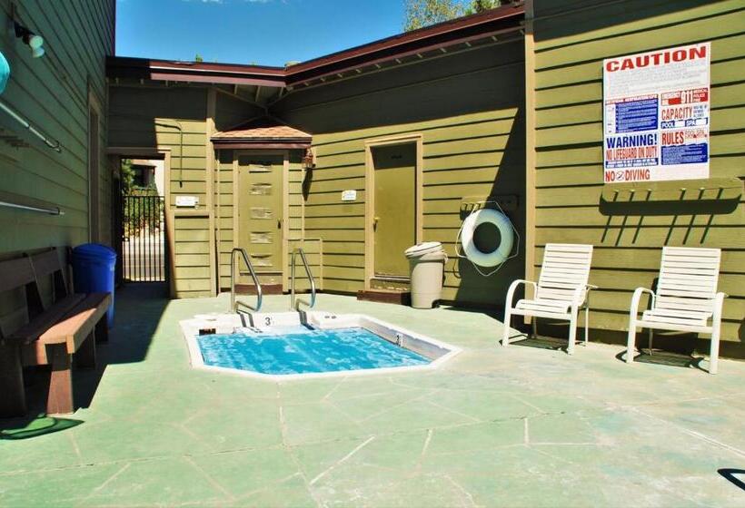 264 Beautiful Spacious Pet Friendly Townhome