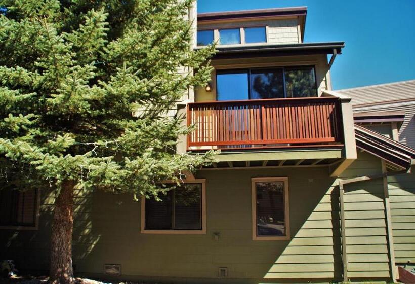 264 Beautiful Spacious Pet Friendly Townhome