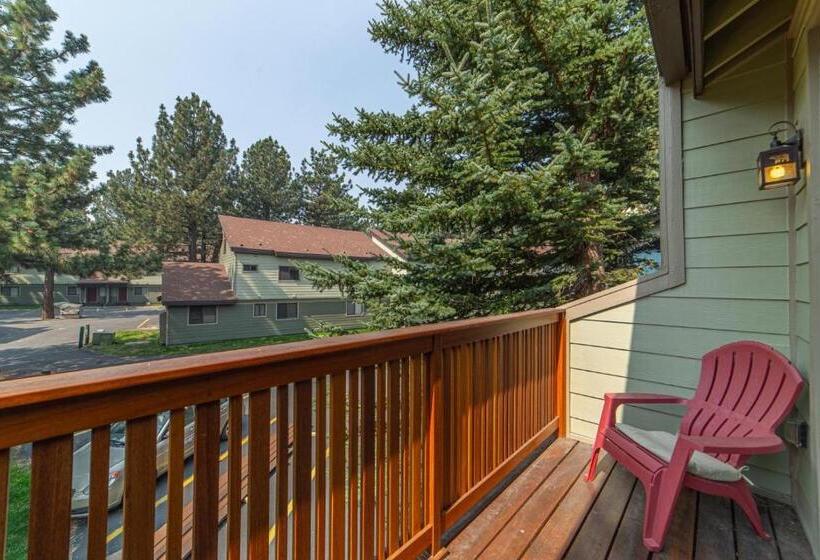 264 Beautiful Spacious Pet Friendly Townhome