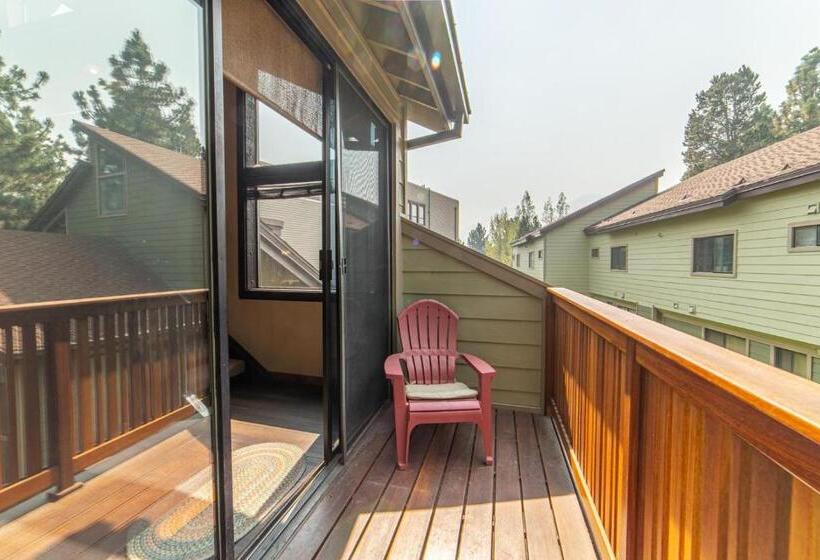 264 Beautiful Spacious Pet Friendly Townhome