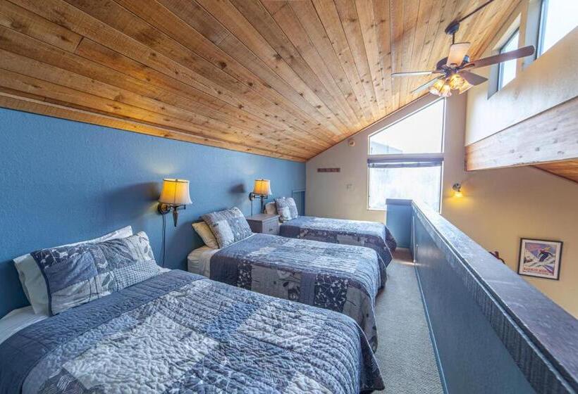 264 Beautiful Spacious Pet Friendly Townhome