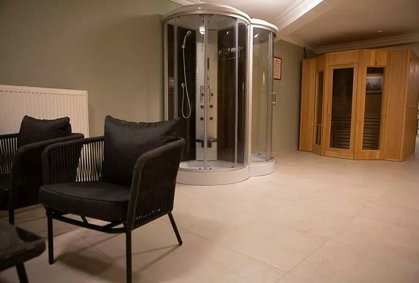 Aamiaismajoitus (B&B) V8 Kelemen Panzió