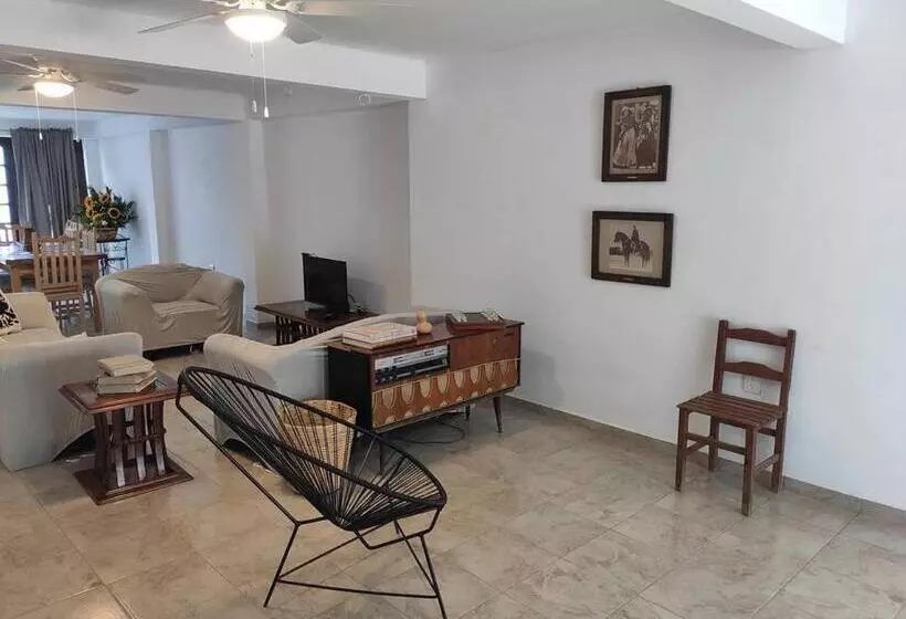 Casa Mango Amplia Con Alberca Y Cerca De La Media Luna !!!