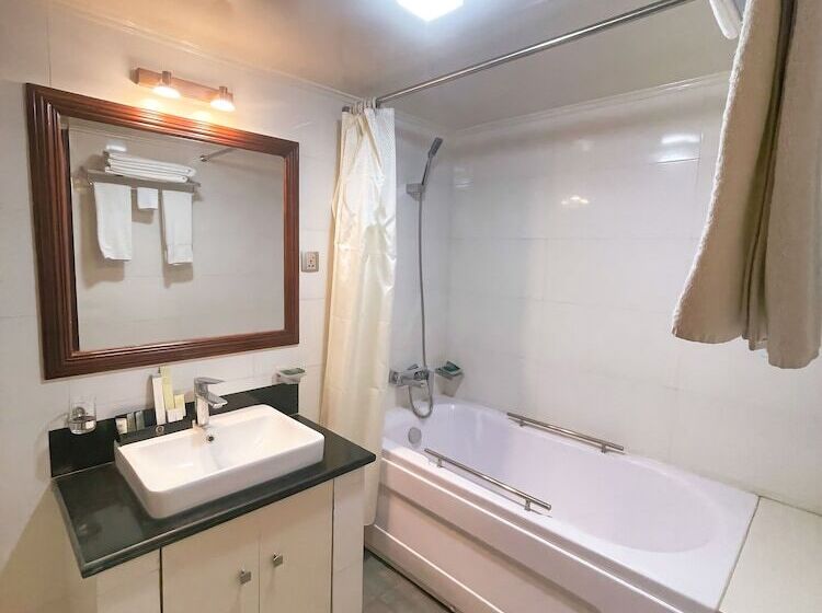 هتل Nascent Gardenia Residence