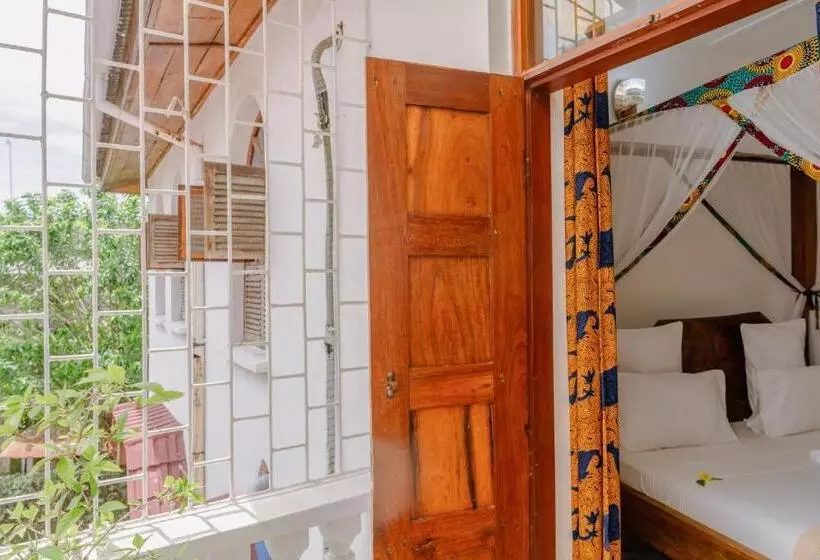 Hotelli Shoki Shoki House Stone Town