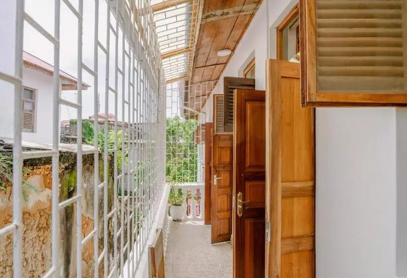 Hotelli Shoki Shoki House Stone Town