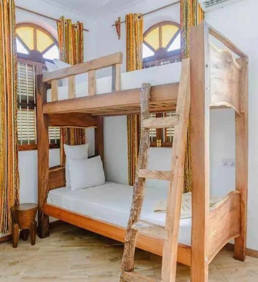 Hotelli Shoki Shoki House Stone Town