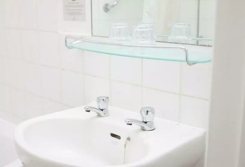 The Bell Hotel Woburn By Greene King Inns