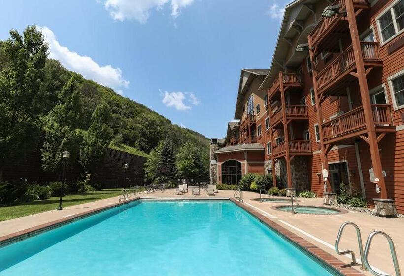 Kaatskill Mountain Club And Condos By Hunter Mountain