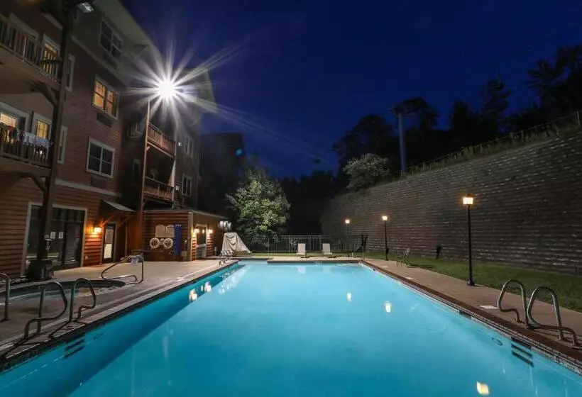 Kaatskill Mountain Club And Condos By Hunter Mountain