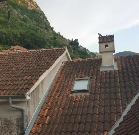 پانسیون Nova Dvokrevetna Soba Sa Dva Odvojena Kreveta I Zajedničkim Kupatilom