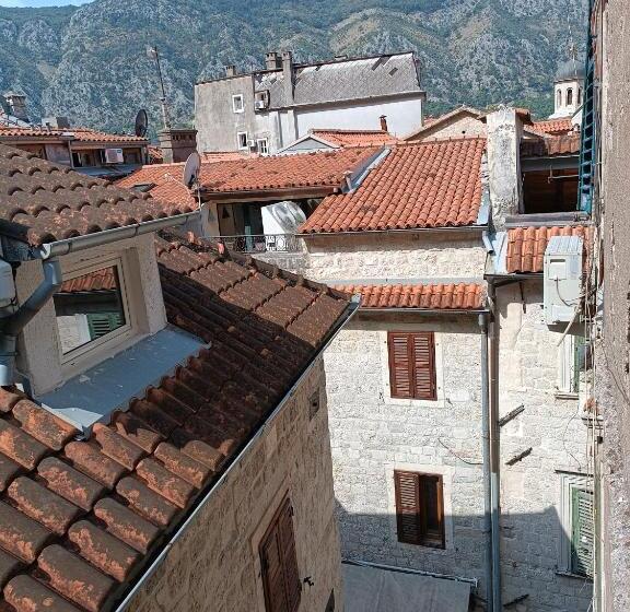 پانسیون Nova Dvokrevetna Soba Sa Dva Odvojena Kreveta I Zajedničkim Kupatilom