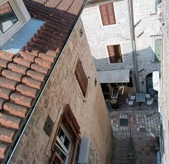 پانسیون Nova Dvokrevetna Soba Sa Dva Odvojena Kreveta I Zajedničkim Kupatilom