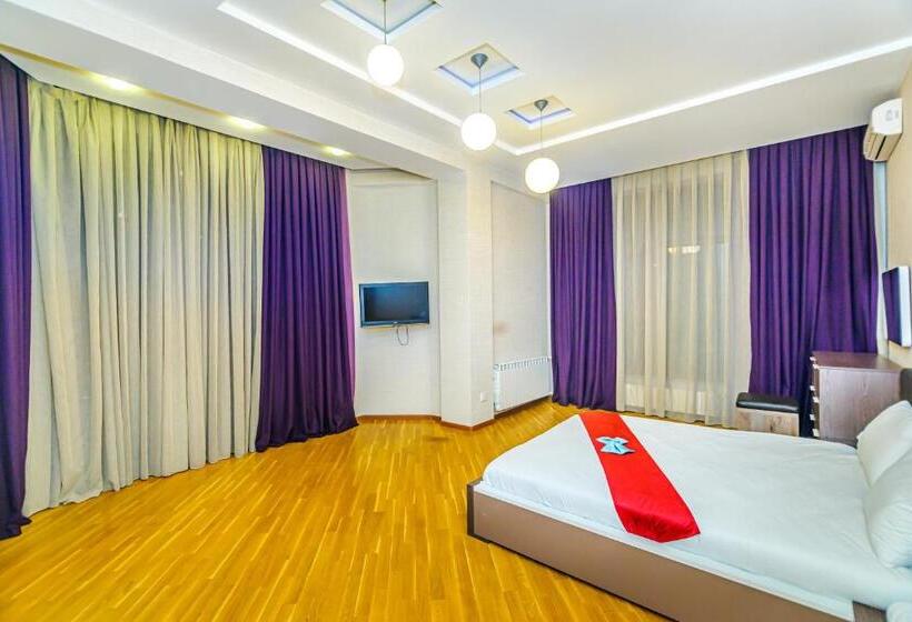 Building Ferrari İn Front Port Baku