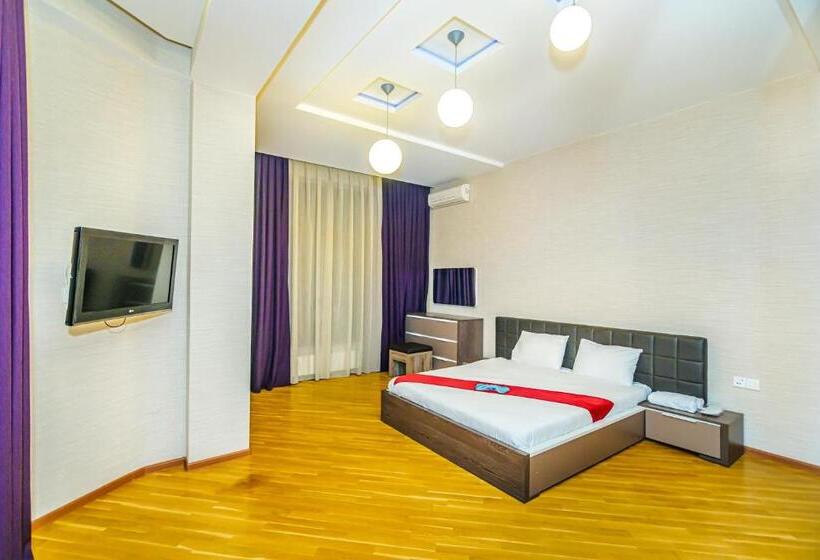 Building Ferrari İn Front Port Baku