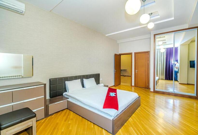 Building Ferrari İn Front Port Baku