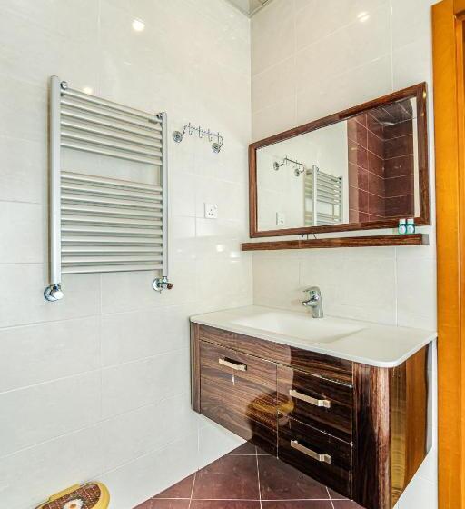 Building Ferrari İn Front Port Baku