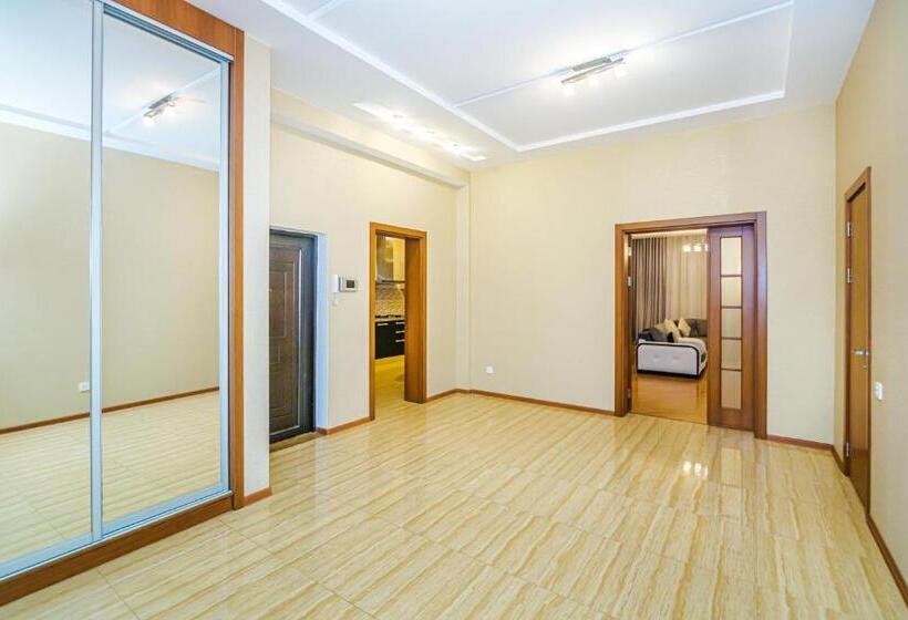 Building Ferrari İn Front Port Baku