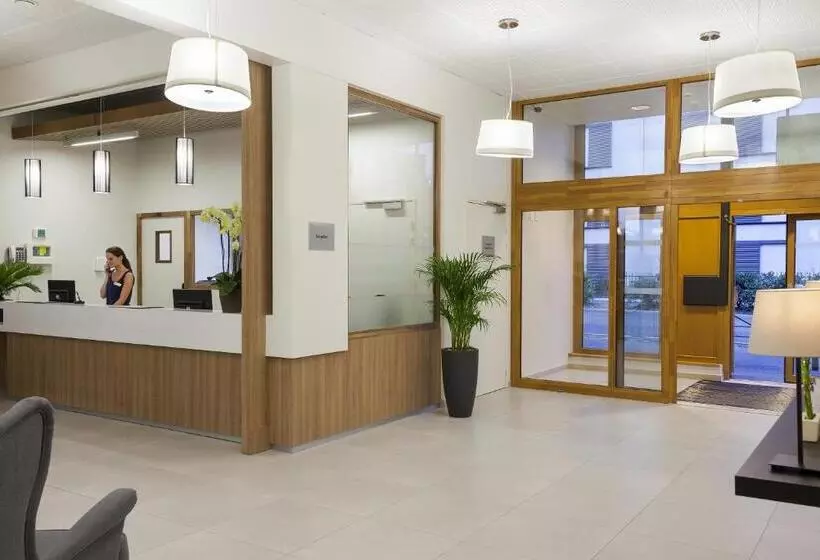 ホテル Nehô Suites Porte De Genève   Gare Annemasse